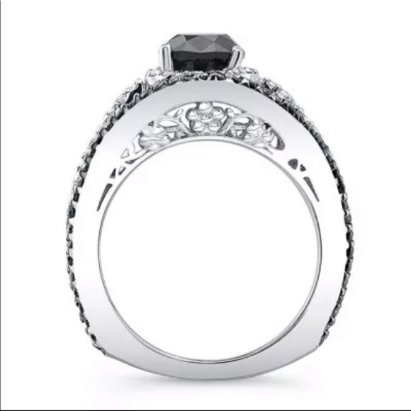New 925 Silver Round shape Eye Sapphire Ring - Picture 2 of 4
